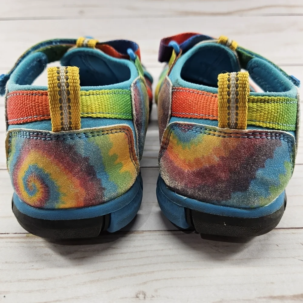 Keen‎ Big Kids Seacamp II CNX Vivid Blue Tie Dye Rainbow Size 4 Shoes 1025152